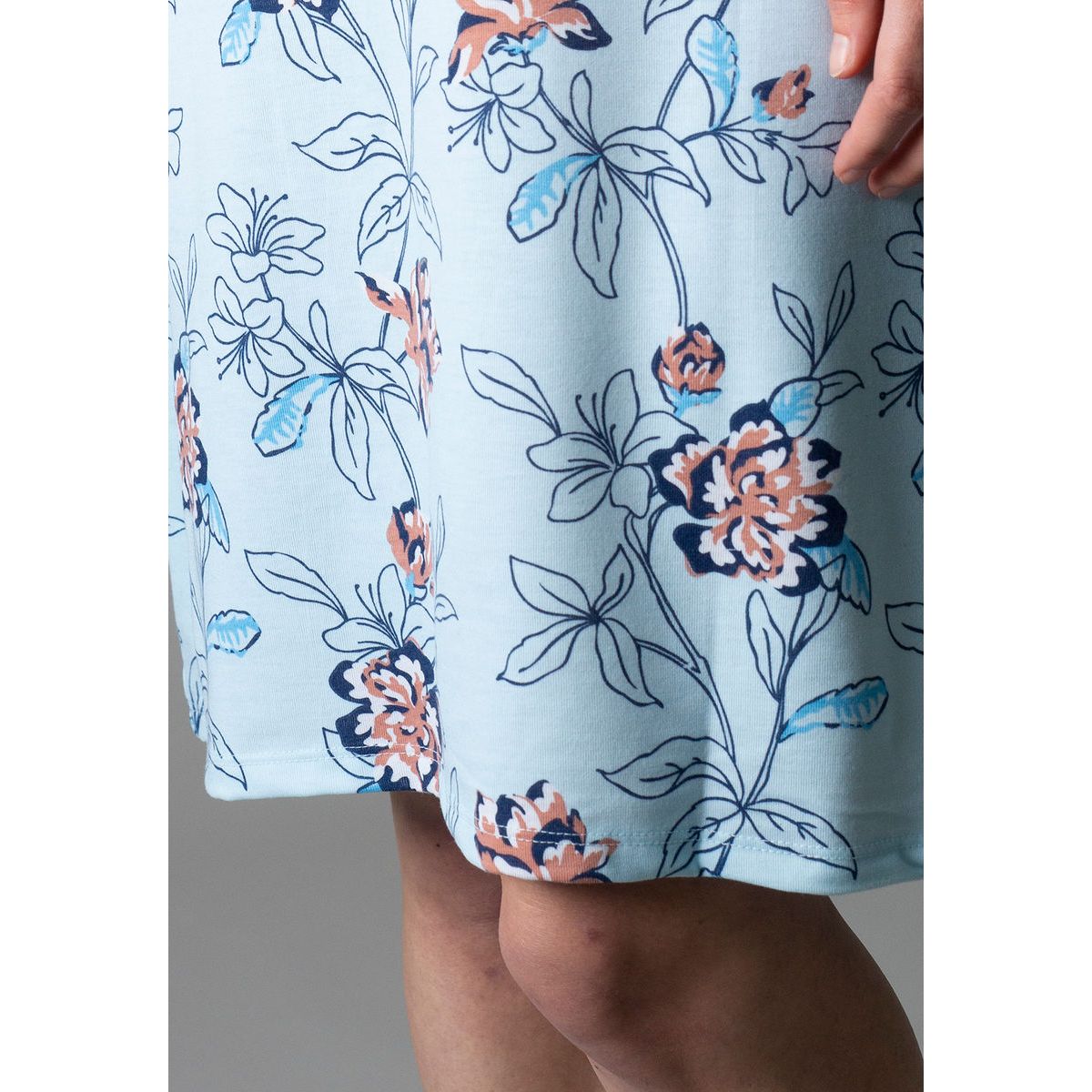 Blauw Götzburg nachthemd bloemen | Gratis verzending | Gratis retour | De  grootste keuze | Online de mooiste pyjama\'s, nachthemden, ondermode en meer