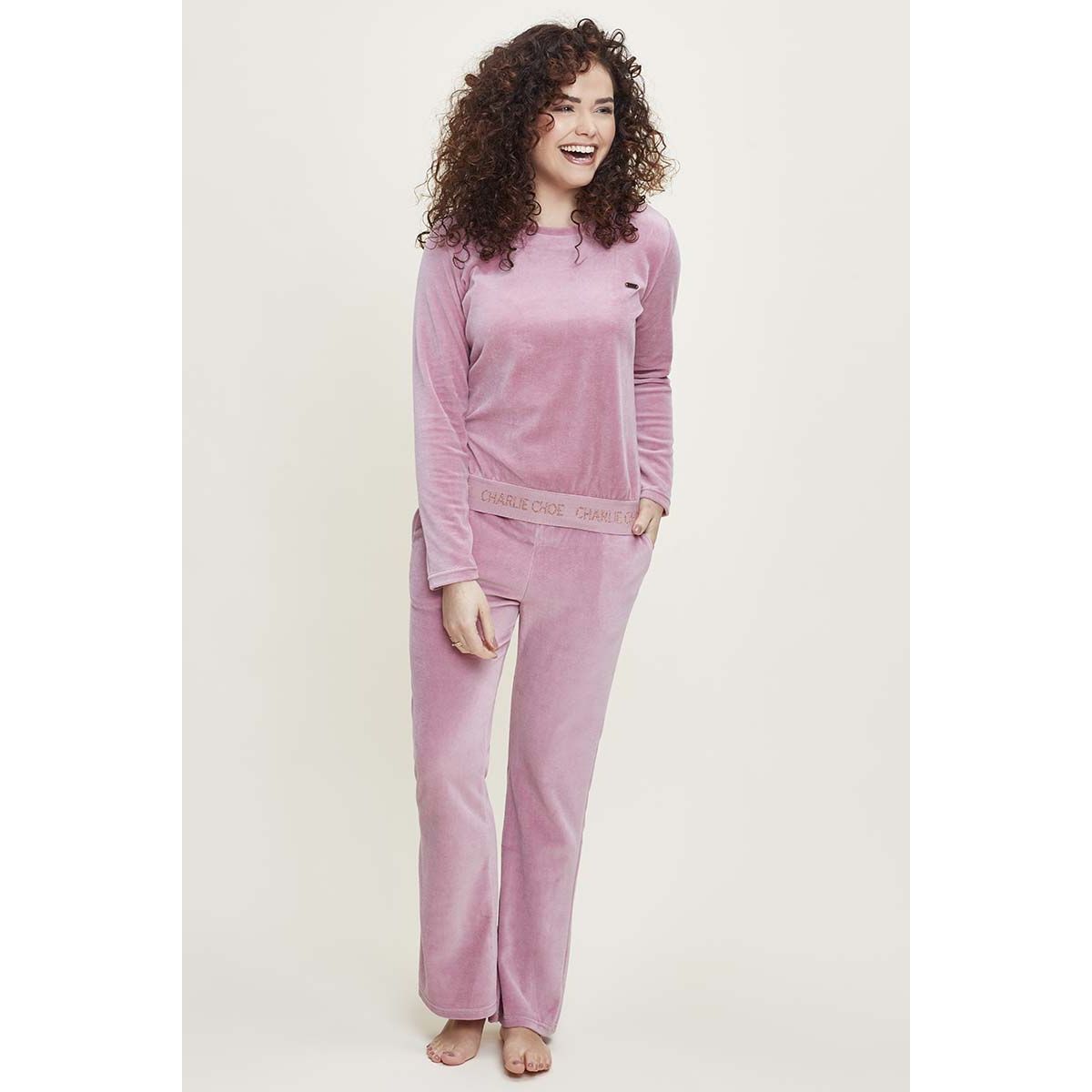 Roze velours Charlie Choe | Gratis verzending en retour | Online de mooiste pyjama's, nachthemden, ondermode en meer