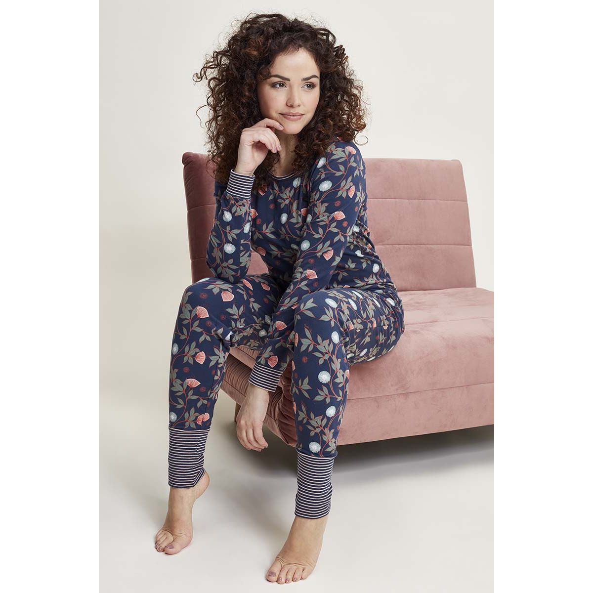 Choe dames pyjama bloemen | Gratis en | Online de mooiste pyjama's, nachthemden, ondermode en meer